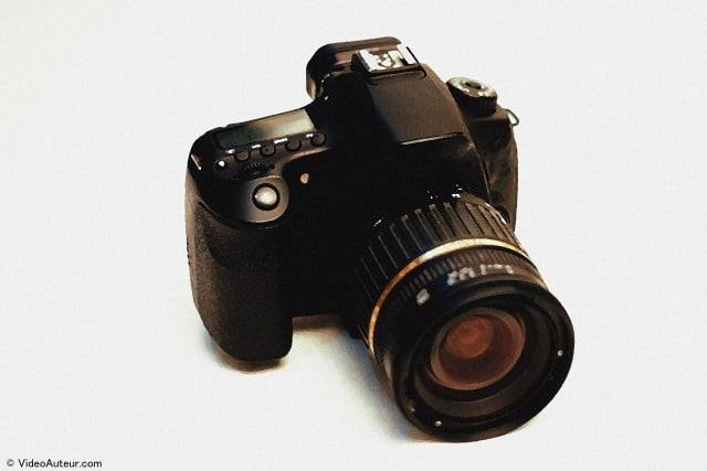 A DSLR camera can use several other lenses.