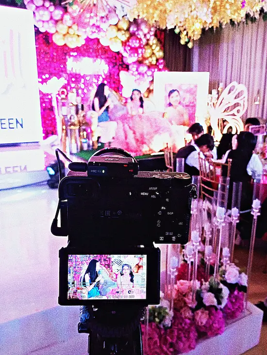 subject and face tracking in action on a mirrorless camera while shooting videos