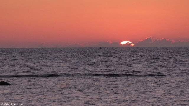 What is a golden hour? During the day's golden hour, you can capture great colors for your video.