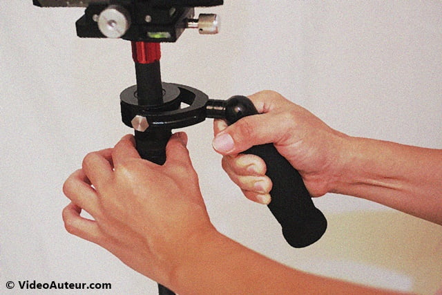 how-to-hold-steadicam-handle-left-and-right-hands how-to-hold-steadicam-handle-left-and-right-hands