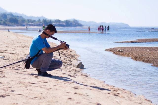 What is an example of an auteur? Video auteur. (Photo of me by Ting Cunanan.) What is an example of an auteur? Video auteur. (Photo of me by Ting Cunanan.)