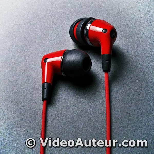 Wired earphones are more portable when shooting video and monitoring audio. Wired earphones are more portable when shooting video and monitoring audio.